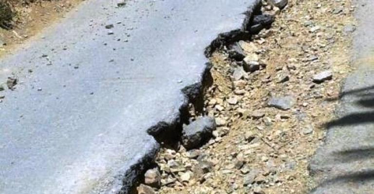 حفريات سلطة المياه تدمر طريق بيرين