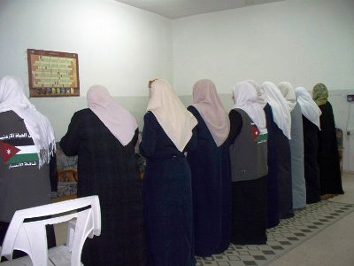 ‫صلاة المغرب والعشاء جمعا وقصرا في النقابات المهنية العقبة‬