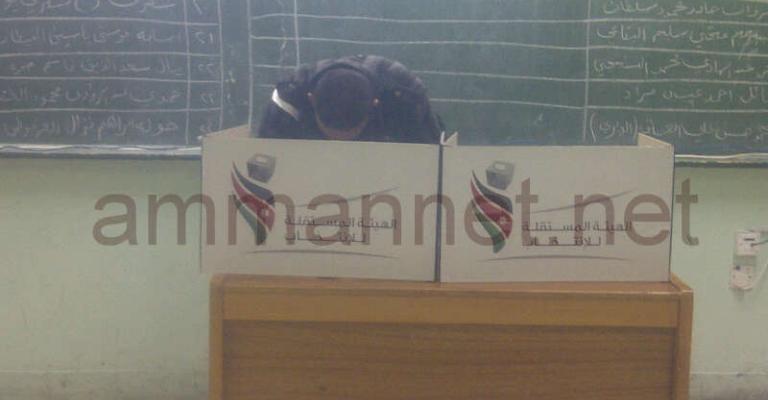 125 الف ناخب يدلون بأصواتهم حتى العاشرة صباحاً 125 الف ناخب يدلون بأصواتهم حتى العاشرة صباحاً