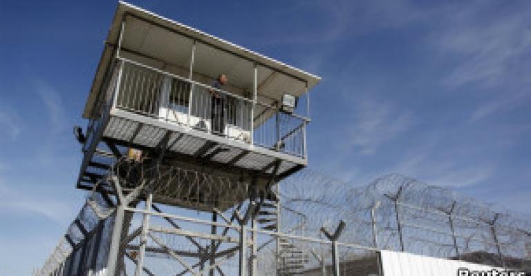 الاسرى يعلنون الاضراب 