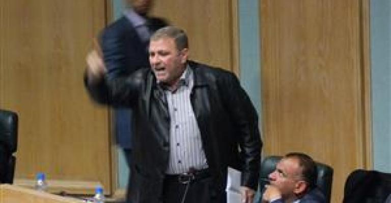 النائب عطية يسأل النسور عن وضع الفوسفات