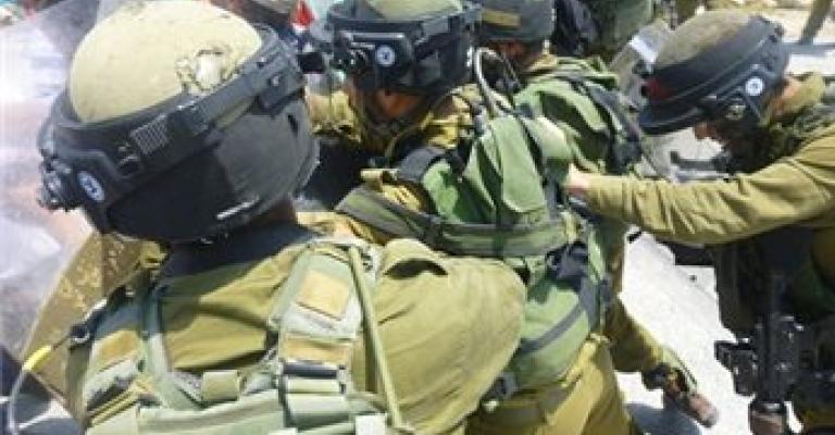 قوات الاحتلال تقمع مسيرات بالضفة