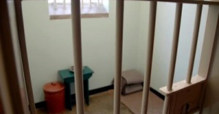 الخلايلة يطالب بالتحقيق بوفاة شاب بزنزانة البحث الجنائي- فيديو الخلايلة يطالب بالتحقيق بوفاة شاب بزنزانة البحث الجنائي- فيديو