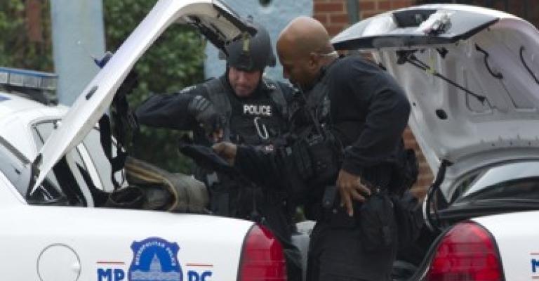 واشنطن: هجوم على مقرر للبحرية الأمريكية واشنطن: هجوم على مقرر للبحرية الأمريكية