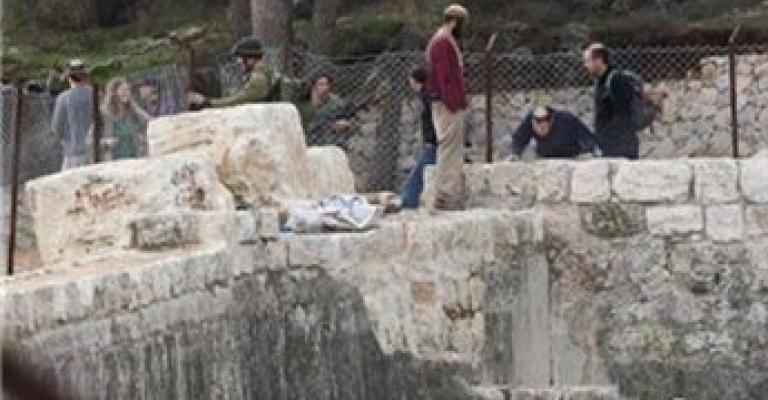 مئات المستوطنين يقتحمون برك سليمان