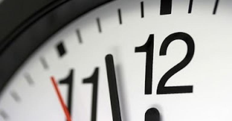 نواب يحملون النسور مسؤولية مقتل العوضات 