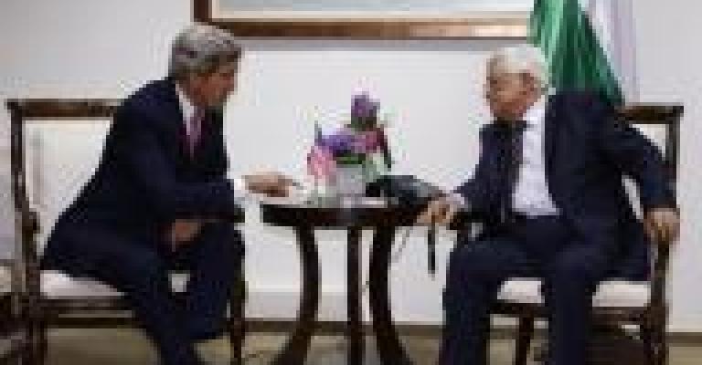 الفلسطينيون: كيري يسترضي اسرائيل