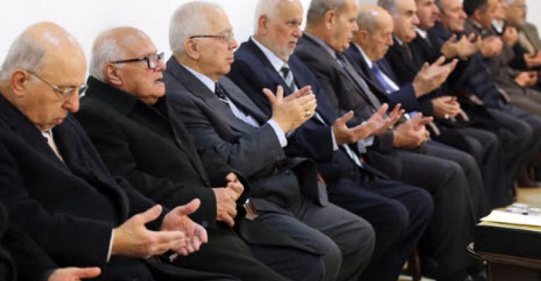 نواب يتجهون لبيت عزاء آل زعيتر نواب يتجهون لبيت عزاء آل زعيتر