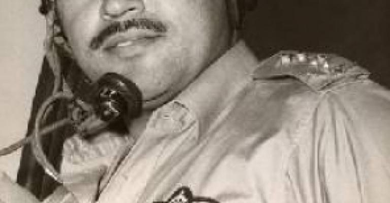 توزيع قصص في الكرك تروي بطولات الجيش العربي في فلسطين