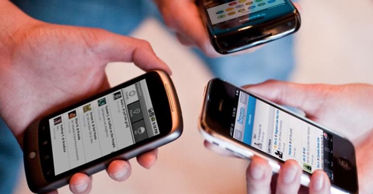 مفاجأة.. هاتفك الخلوي أقذر بـ7 مرات من مرحاض منزلك مفاجأة.. هاتفك الخلوي أقذر بـ7 مرات من مرحاض منزلك