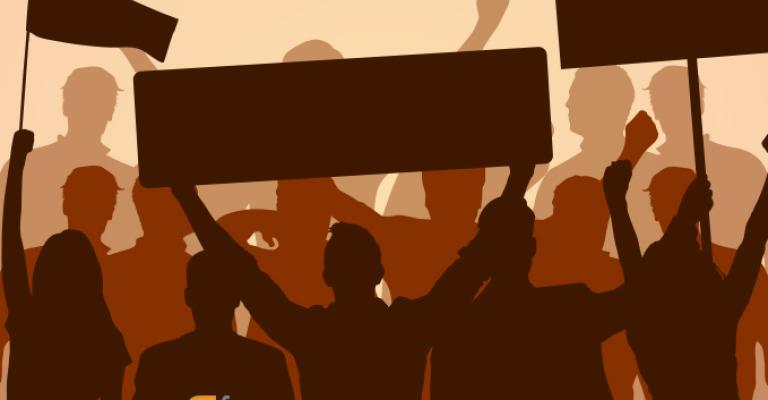 اهتمام إعلامي ضعيف في "اعتصام الرابع" وتداول صور قديمة عبر المنصات