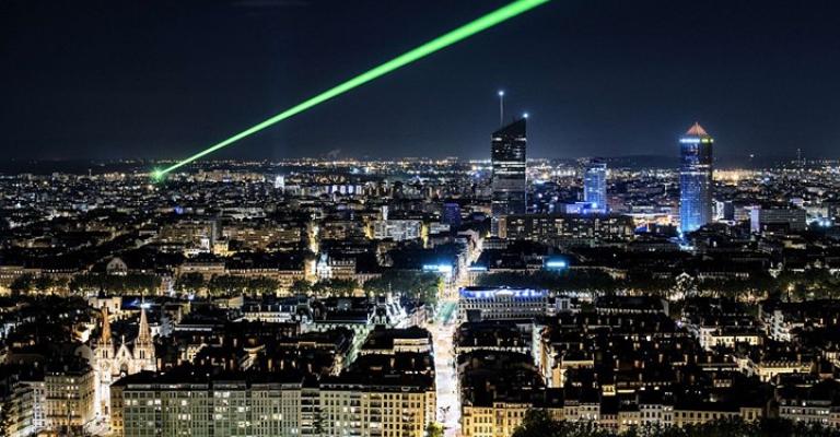 11 استخداما مذهلا لتقنية الليزر