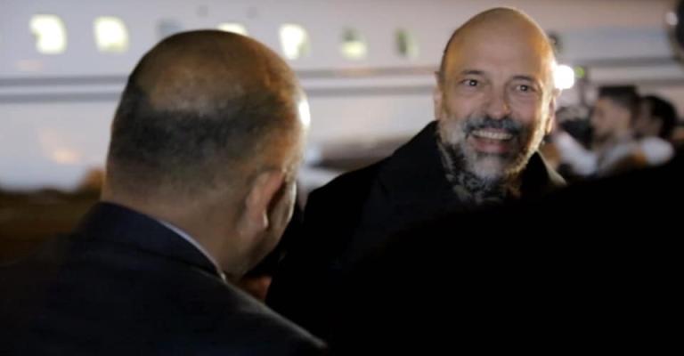 الرزاز يعلن فتح ميناء العقبة لتصدير النفط العراقي الرزاز يعلن فتح ميناء العقبة لتصدير النفط العراقي