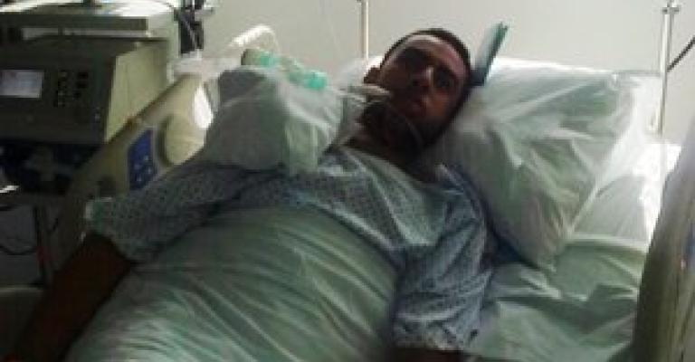 "خطأ طبي" يغرق عشريني في غيبوبة ( فيديو) "خطأ طبي" يغرق عشريني في غيبوبة ( فيديو)