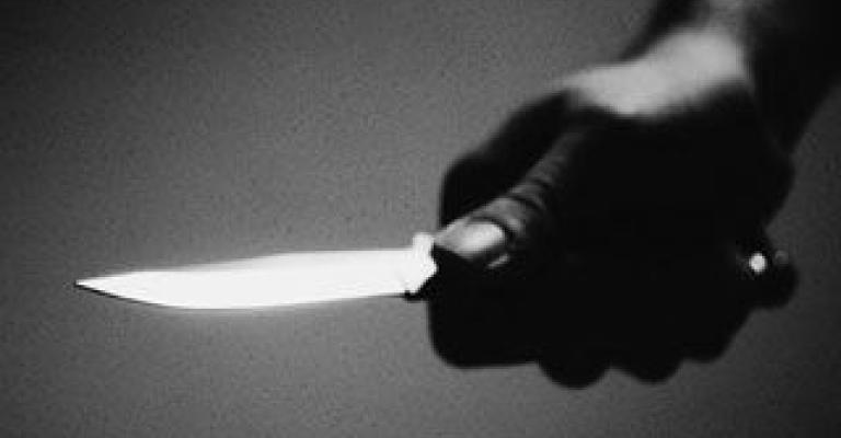 قتل زوجته وألقى جثتها على طريق المطار قتل زوجته وألقى جثتها على طريق المطار