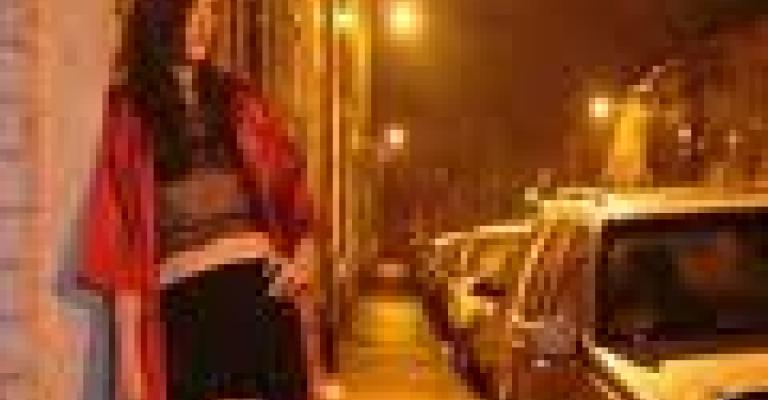 الجميلات العاملات...! 