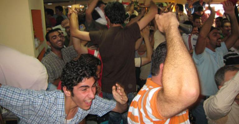 عمان ترتدي حلة كأس العالم 2010 عمان ترتدي حلة كأس العالم 2010