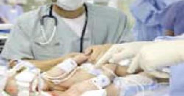 نجاح عملية فصل التوأم الأردني في السعودية نجاح عملية فصل التوأم الأردني في السعودية