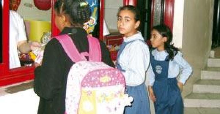 العجلوني: زبالة الطعام تروج لطلبة المدارس (فيديو)