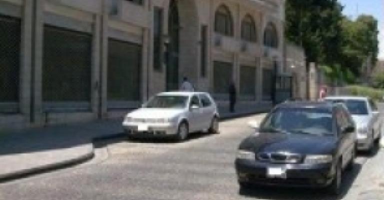 سرقة سيارة مدير مستشفى عسكري