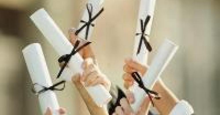 إجازة دراسة للعقيد الشرع