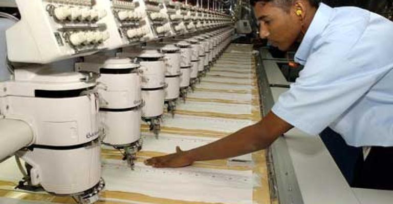  الشركة التايوانية للمنسوجات تعيد 257 هنديا للعمل بعد فصلهم 