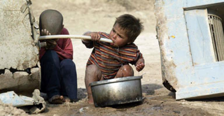 اغلب مناطق دير علا تعاني من شح المياه ..فيديو