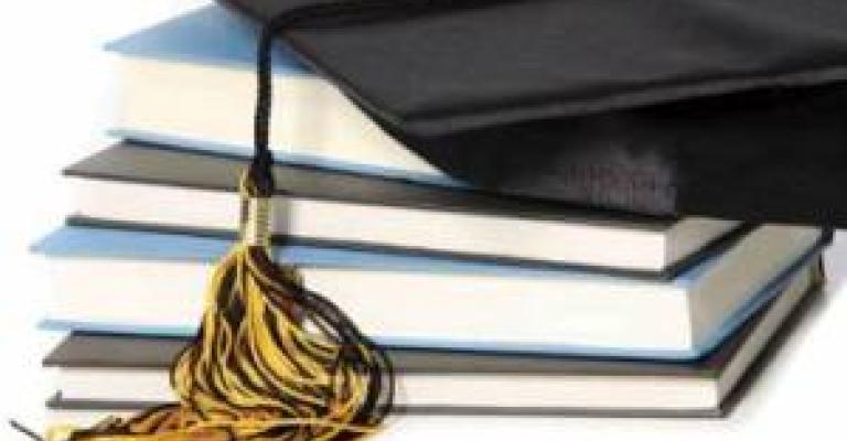 الدكتوراه لأمل الناطور 