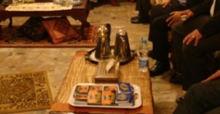 نائب محافظ العاصمة يلوح بمنع "بيت عزاء المواطن"