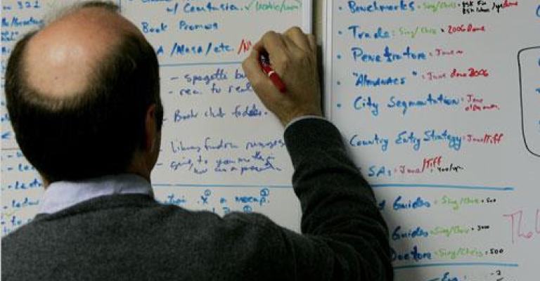 قريبا.. تفاصيل حياة أستاذك بين يديك (فيديو)