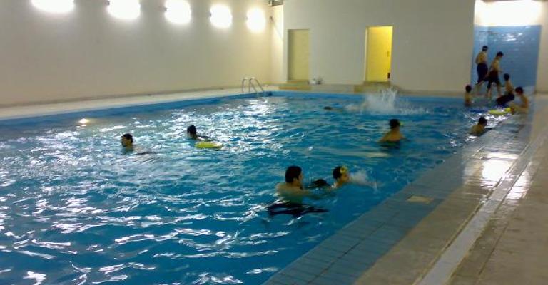 أول مسبح في الطفيلة