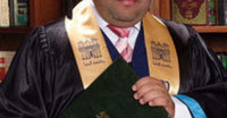 أبو زايدة يحصل على بكالوريس صحافة أبو زايدة يحصل على بكالوريس صحافة