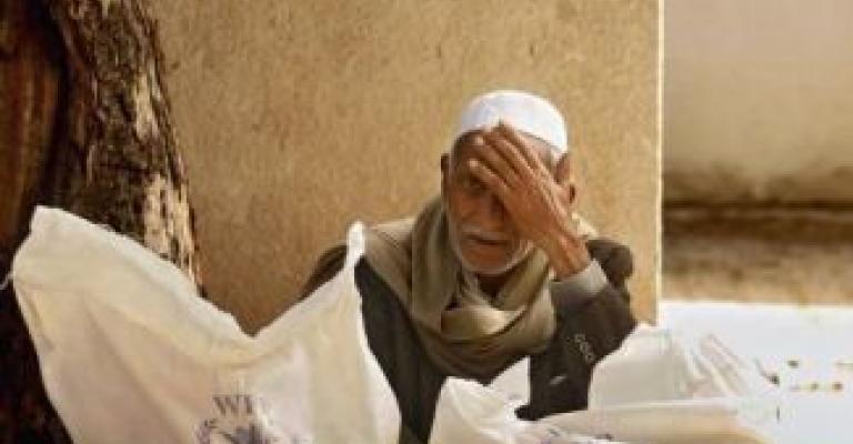 توزيع مساعدات أسطول الحرية في غزة توزيع مساعدات أسطول الحرية في غزة