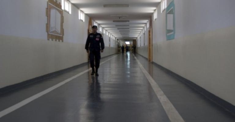 بعد سنوات من السجن..هل يندمج النزيل بالمجتمع بعد سنوات من السجن..هل يندمج النزيل بالمجتمع