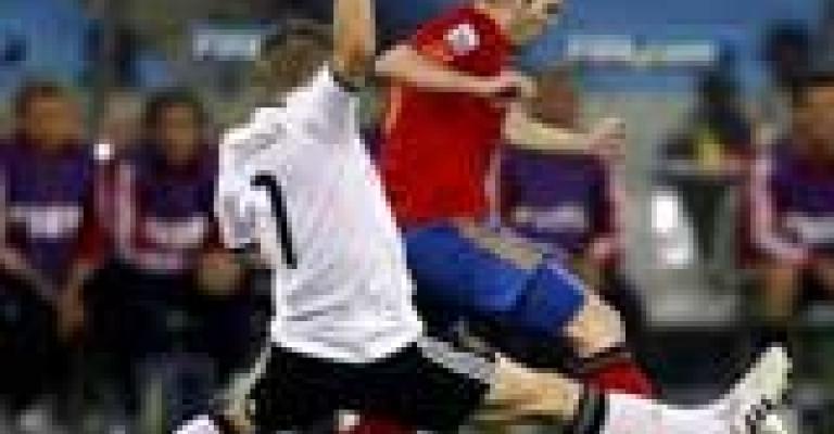 Spain destroy German legend to reach World Cup final for first time