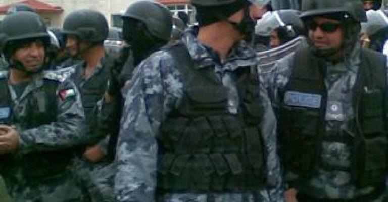 أحداث شغب بعد مقتل سبعينية في مشاجرة بناعور أحداث شغب بعد مقتل سبعينية في مشاجرة بناعور