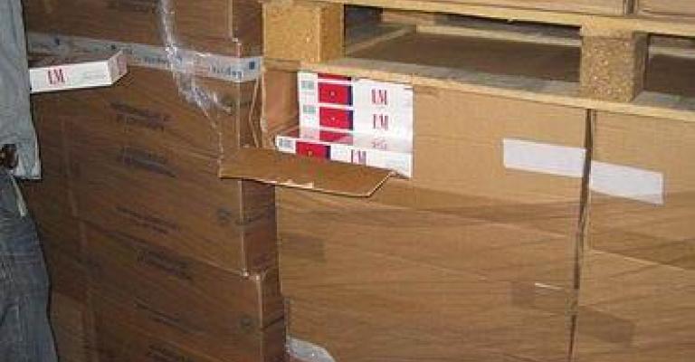 إحباط تهريب سجائر بغرامة بلغت 700 ألف دينار إحباط تهريب سجائر بغرامة بلغت 700 ألف دينار
