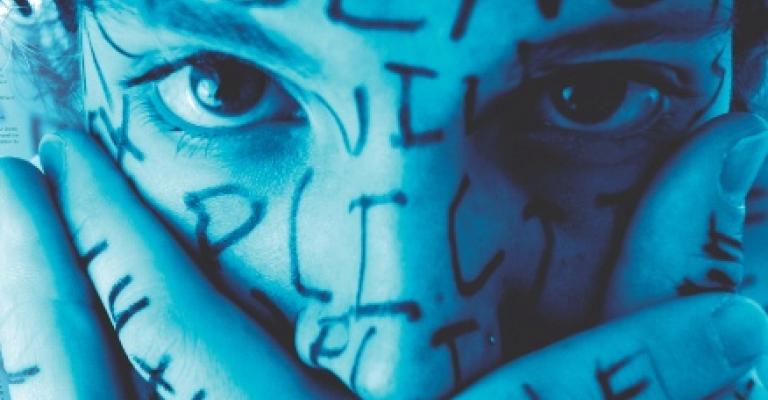 الرقابة الذاتية.. سجنٌ يبنيه الصحفي لنفسه (فيديو)