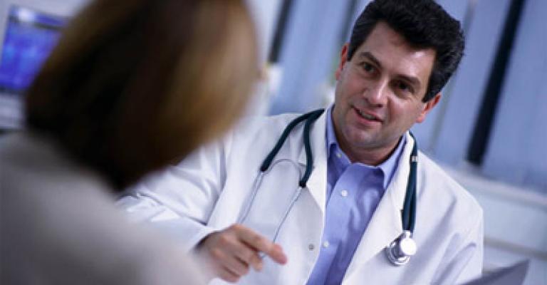 إنذارات خطية إلى أكثر من ألف طبيب