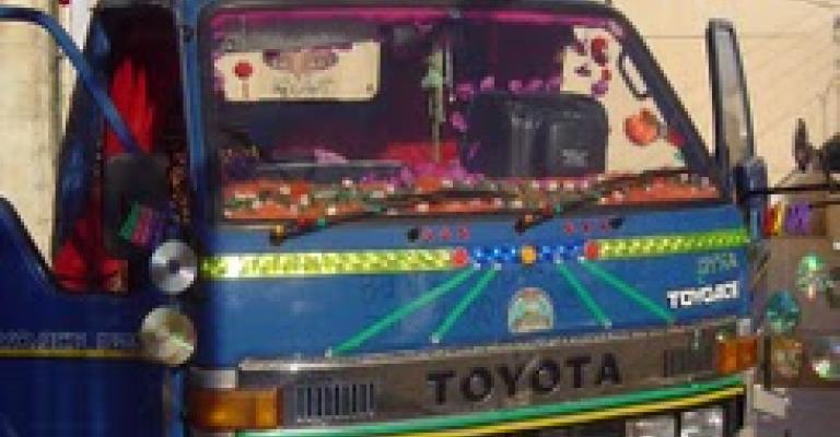 سائقو شاحنات متوسطة يشكون غلاء أقساط التأمين الإلزامي سائقو شاحنات متوسطة يشكون غلاء أقساط التأمين الإلزامي