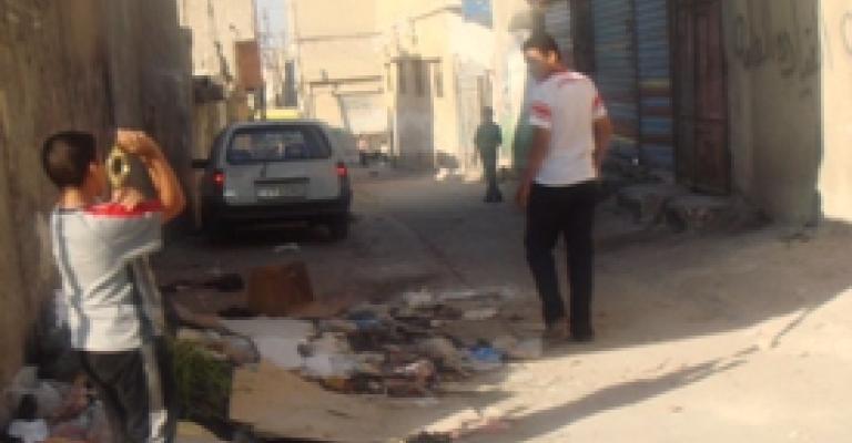 نظافة مخيم البقعة..عبء يثقل الأنروا نظافة مخيم البقعة..عبء يثقل الأنروا