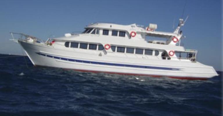 Jordanian Yacht sinks, staff rescued Jordanian Yacht sinks, staff rescued