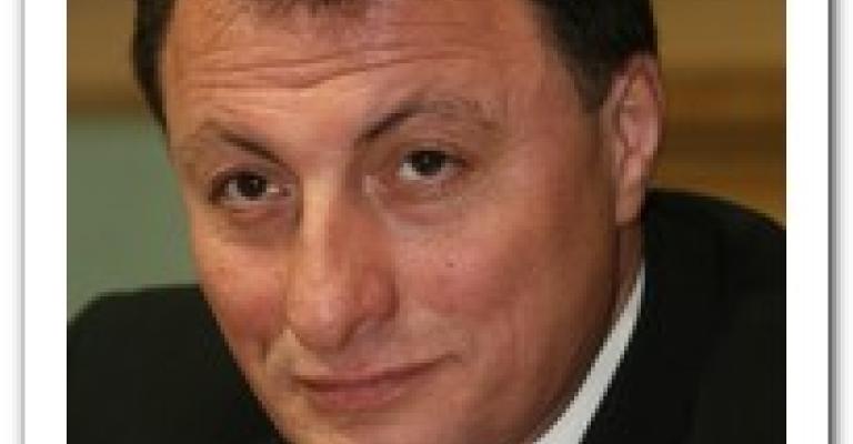 رسمي الملاح ينسحب من الترشح للانتخابات