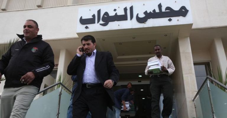  17 حزبيا و 8 وزراء سابقين و37 نائبا سابقا دخلوا البرلمان