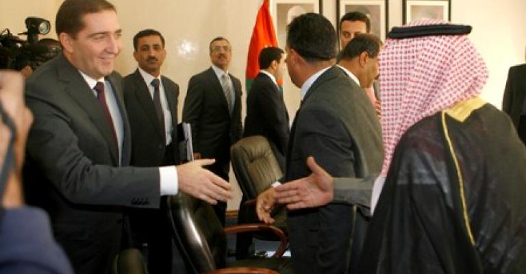 توحيد القوانين الاقتصادية: أبرز مطالب النواب خلال لقاء الرفاعي