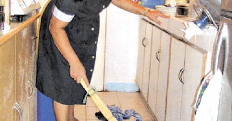 Philippine employment market closure causes problems Philippine employment market closure causes problems