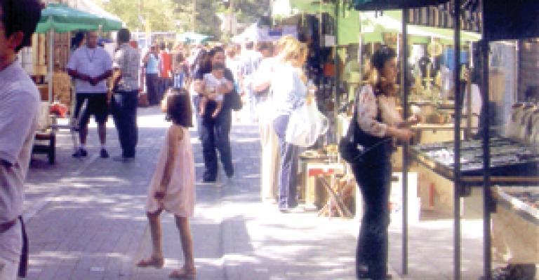 مجلة عمان تحتفي بسوق جارا مجلة عمان تحتفي بسوق جارا