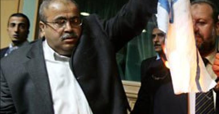 عطية يسأل عن البورصة والنسور عن الهيئات وهميسات عن الأمانة عطية يسأل عن البورصة والنسور عن الهيئات وهميسات عن الأمانة