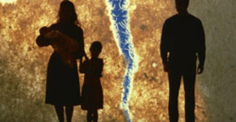 ارتفاع حالات الطلاق بين المتعلمات ارتفاع حالات الطلاق بين المتعلمات