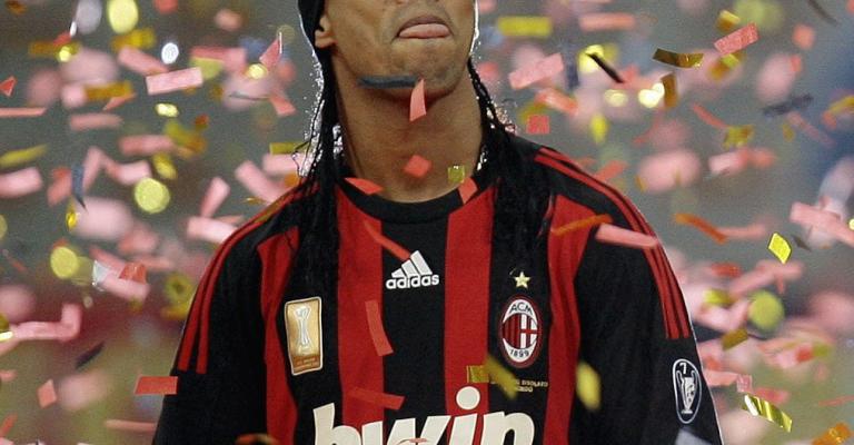 Brazilian wizard Ronaldinho wants Milan stay Brazilian wizard Ronaldinho wants Milan stay